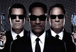 メンインブラック3｜Kがチップを忘れると隕石が落ちる理由は？最後のシーンの意味を考察